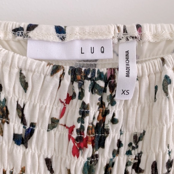 Floral top from stitch fix - Picture 3 of 3